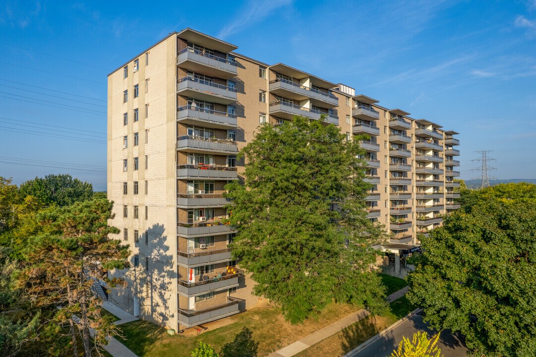 Hager Creek in Burlington, ON - Building Photo