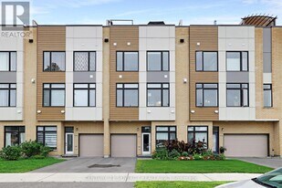 2710 Draper Ave in Ottawa, ON - Building Photo