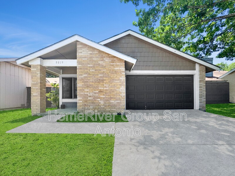 9819 Meadow Way in Converse, TX - Building Photo