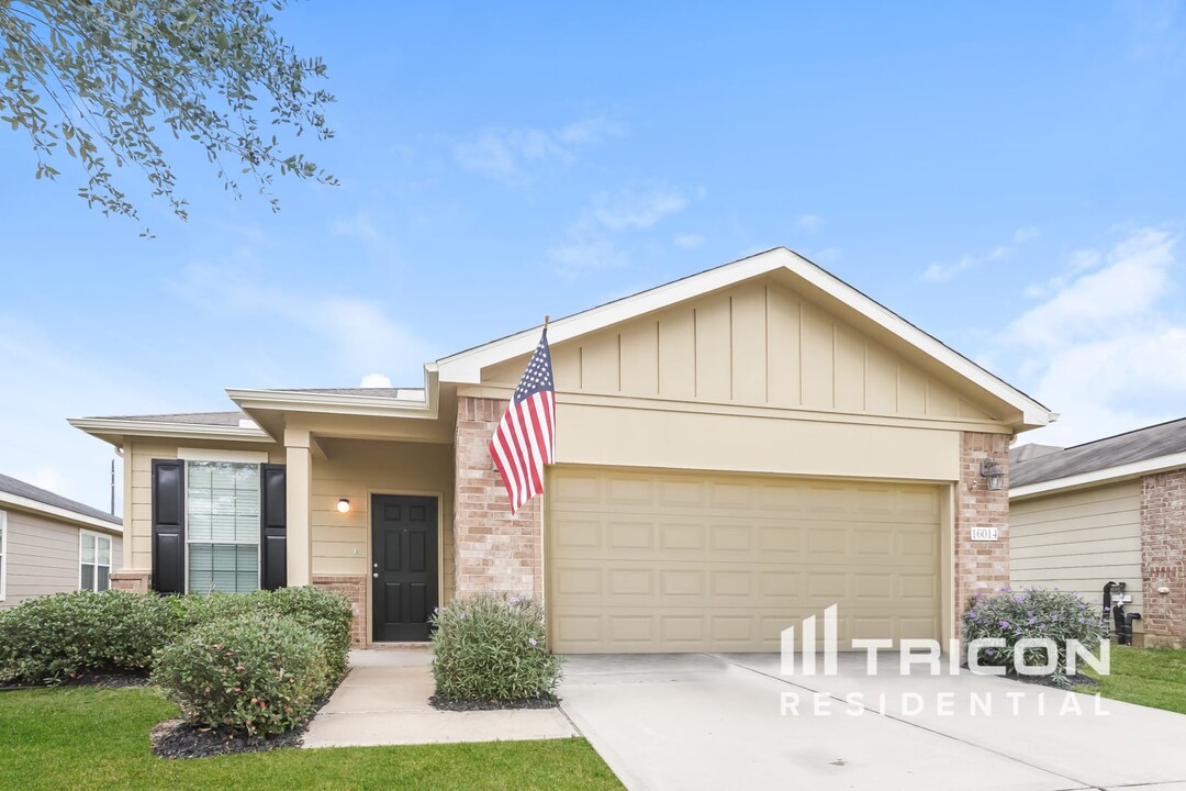 16014 Arapaho Bend Ln in Cypress, TX - Building Photo