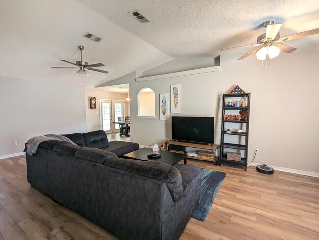 1812 Brick Cir in Fort Walton Beach, FL - Building Photo - Building Photo