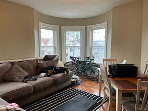 59 Cedar St, Unit 2L in Cambridge, MA - Building Photo - Building Photo