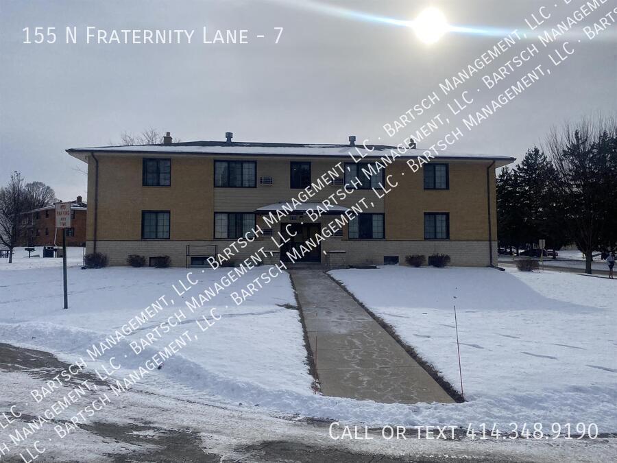 155 N Fraternity Ln in Whitewater, WI - Building Photo