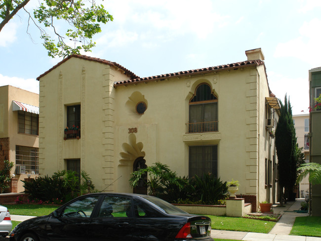 308 N Almont Dr in Beverly Hills, CA - Building Photo - Building Photo