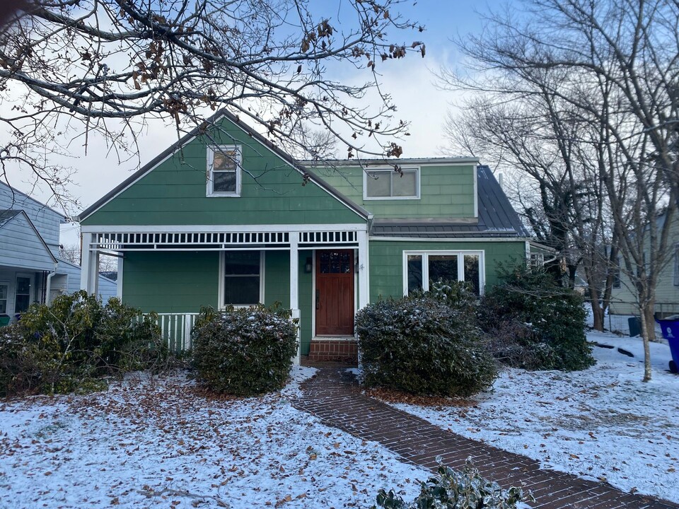 606 Fairview Ave in Blacksburg, VA - Building Photo