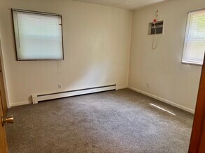 3529 12th Ave, Unit 2 in Rock Island, IL - Building Photo - Building Photo
