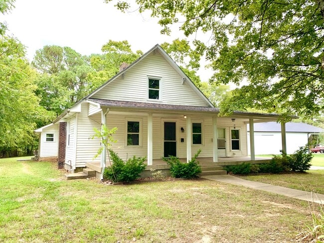 property at 2173 Old Russellville Rd