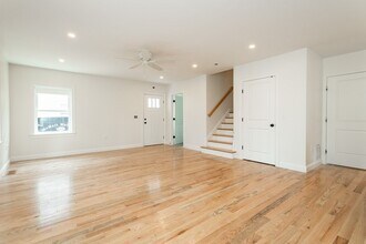 15 Cotting St in Medford, MA - Building Photo - Building Photo