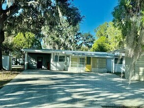5300-5318 18th St in Zephyrhills, FL - Building Photo - Building Photo