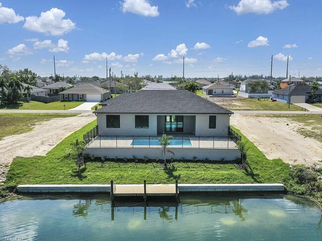 27 NW 30th Pl in Cape Coral, FL - Building Photo - Building Photo