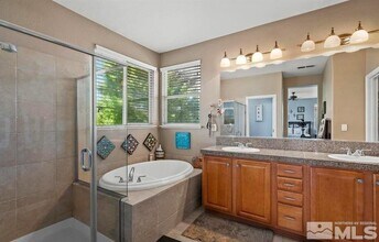 2481 Hibernica Ln in Sparks, NV - Building Photo - Building Photo