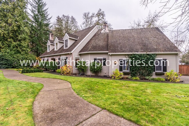 14323 Amberwood Cir in Lake Oswego, OR - Building Photo - Building Photo