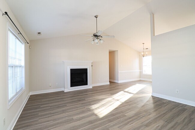 3007 Laurel Creek Ln in Monroe, NC - Foto de edificio - Building Photo