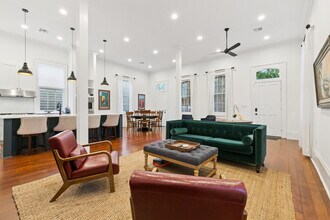 2337 N Rampart St in New Orleans, LA - Foto de edificio - Building Photo