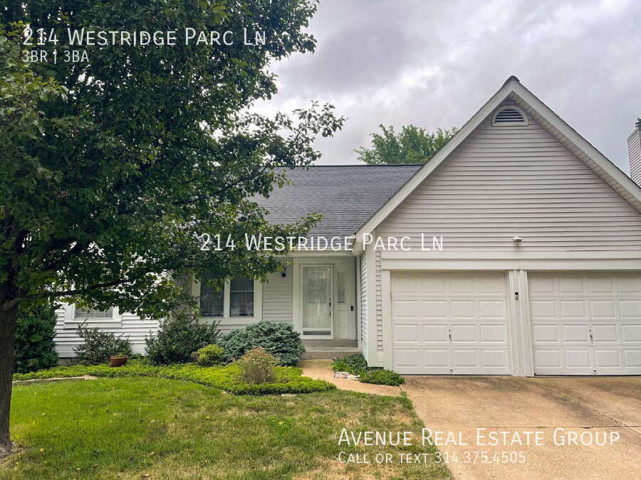 214 Westridge Parc Ln in Ellisville, MO - Building Photo