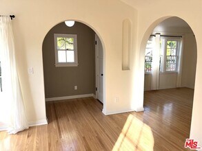 958 N Vista St in Los Angeles, CA - Building Photo - Building Photo