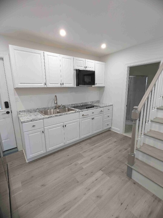 1439 Boston Ave in Bay Shore, NY - Building Photo