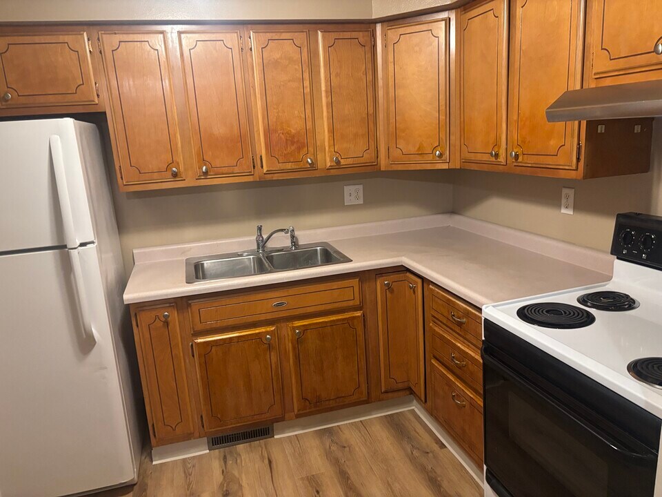 1117 Melrose Ct in Neenah, WI - Building Photo