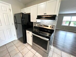 705 Gordon Smith Blvd in Hamilton, OH - Building Photo - Building Photo