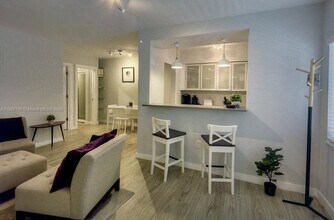 1021 Michigan Ave in Miami Beach, FL - Building Photo - Building Photo