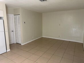 214 SE 8th St in Hallandale Beach, FL - Building Photo - Building Photo