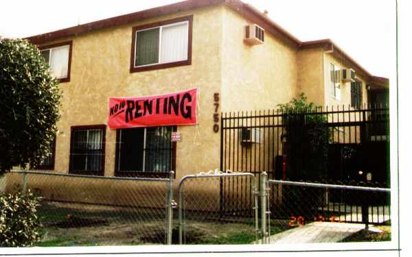 5750 Waring Ave in Los Angeles, CA - Building Photo - Building Photo