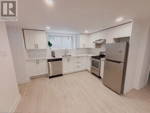 39 Krug St in Kitchener, ON - Building Photo - Building Photo