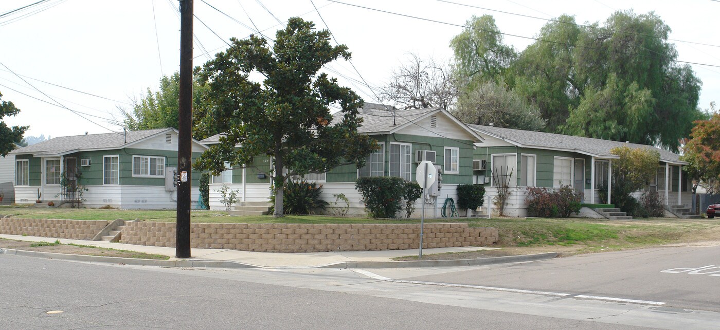 267-269 E Camden Ave in El Cajon, CA - Building Photo