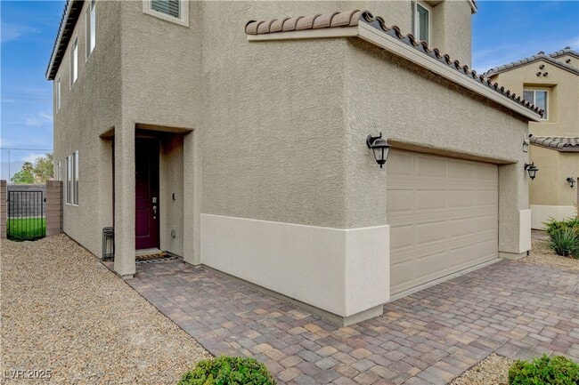 1014 Solemn Cactus Ave in North Las Vegas, NV - Foto de edificio - Building Photo