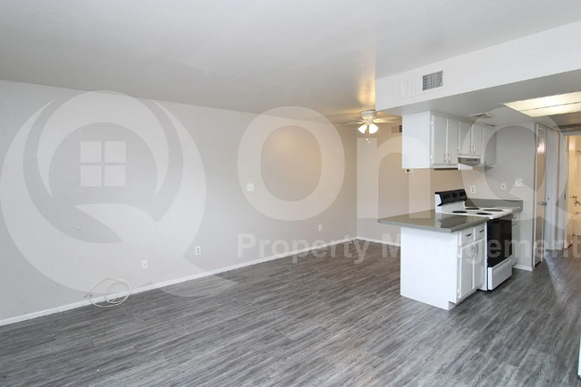 3004 E Waltann Ln in Phoenix, AZ - Building Photo - Building Photo