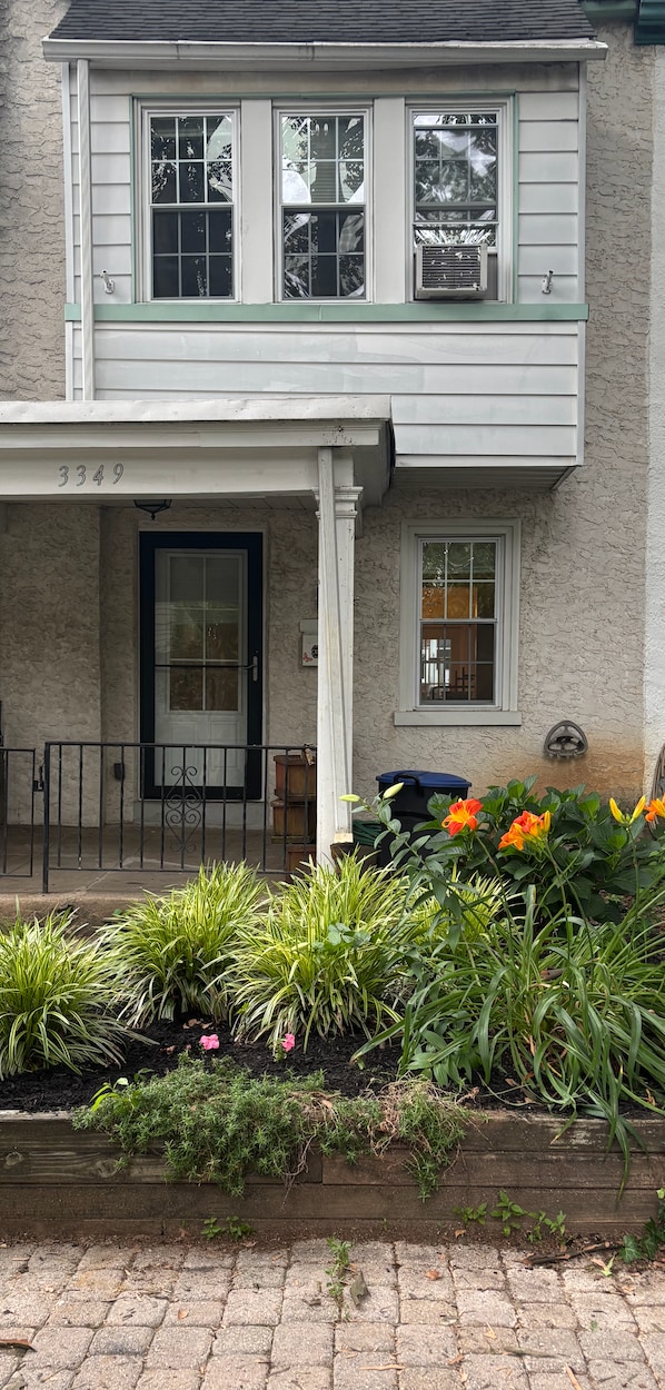 property at 3349 Ainslie St