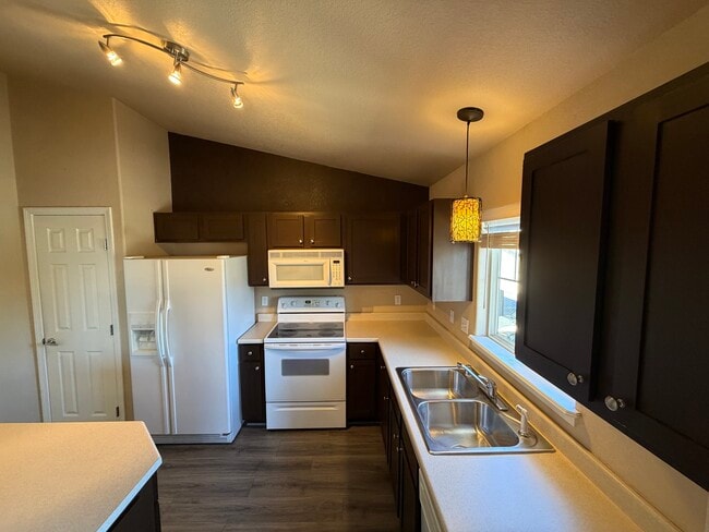 7125 Ash Creek Hts, Unit 204 in Colorado Springs, CO - Foto de edificio - Building Photo