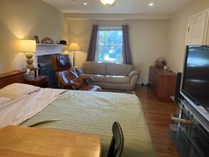 6807 Buttermere Ln, Unit Studio in Bethesda, MD - Foto de edificio - Building Photo