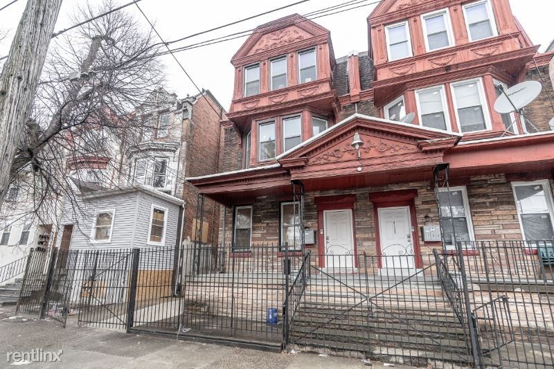 4131 W Girard Ave in Philadelphia, PA - Building Photo