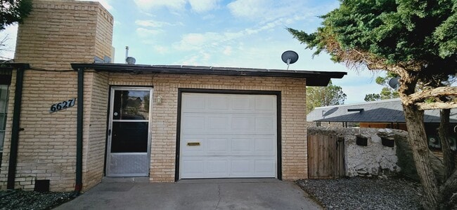 6627 Escondido Dr in El Paso, TX - Building Photo - Building Photo