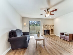 5322 Medical Dr, Unit C103 in San Antonio, TX - Foto de edificio - Building Photo