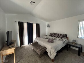 6672 Golden Pond Cir in Las Vegas, NV - Building Photo - Building Photo