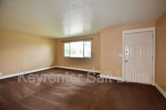 5585 Mountain Men Dr S in Salt Lake City, UT - Building Photo - Building Photo