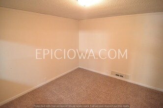 3122 33rd Ave SW in Cedar Rapids, IA - Building Photo - Building Photo