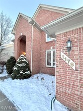 1176 Cadmus Dr in Troy, MI - Building Photo - Building Photo