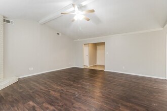 2703 Wood River Rd in Spring, TX - Building Photo - Building Photo