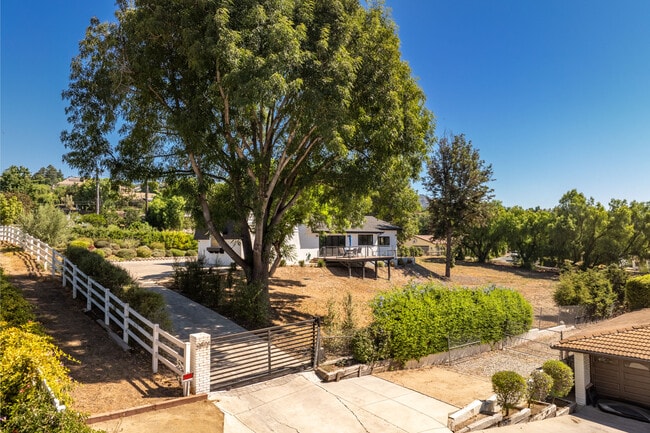 2474 Barbara Dr in Santa Rosa Valley, CA - Building Photo - Building Photo