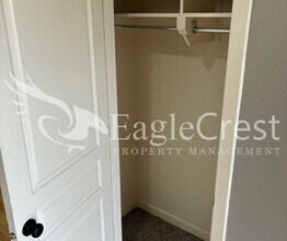 2216 NE 8th St in Hermiston, OR - Building Photo - Building Photo