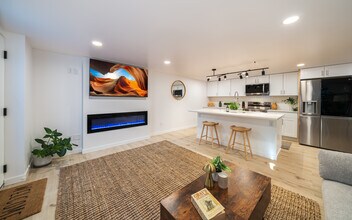 1215 Columbine St, Unit B in Wenatchee, WA - Foto de edificio - Building Photo