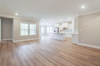 5809 Southwark Dr in Ocean Springs, MS - Building Photo - Building Photo