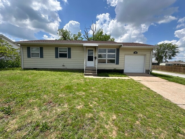 property at 2804 Iowa Ave