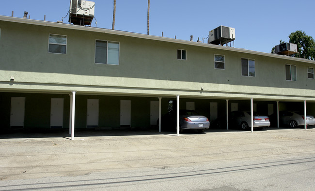 3107 19th St in Bakersfield, CA - Foto de edificio - Building Photo