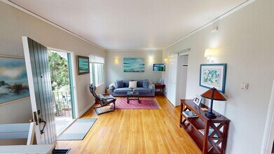 952 C Ave in Coronado, CA - Foto de edificio - Building Photo