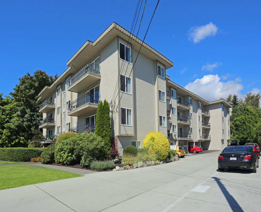 King Arthur Apartments in Victoria, BC - Building Photo