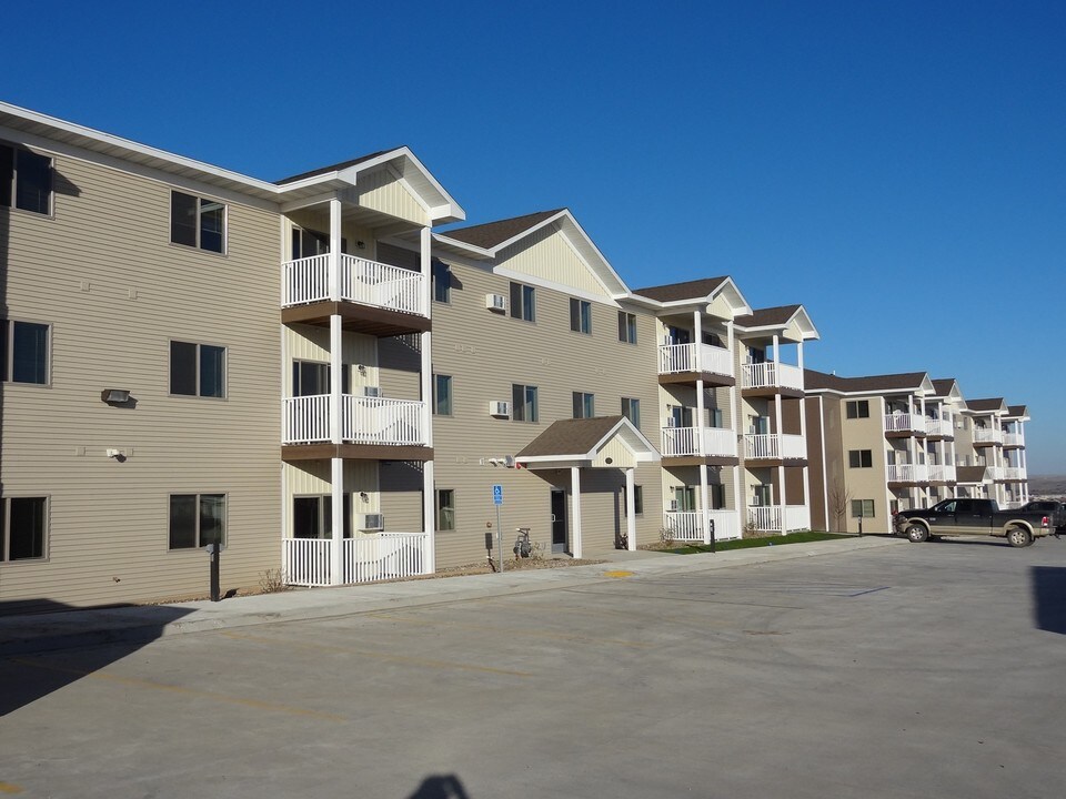 VUE 28 in Williston, ND - Building Photo